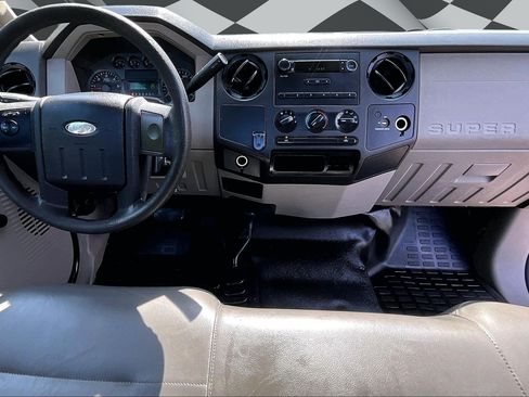Used 2010 Ford F250 XL AWD/4WD image 15