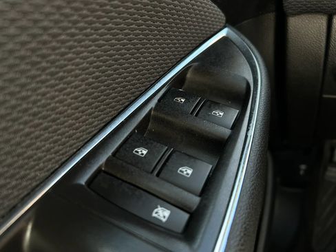 Used 2018 Chevrolet Cruze LT w/ Convenience Package FWD image 15