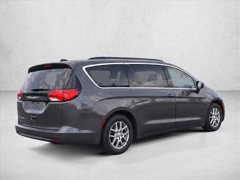 Used 2021 Chrysler Voyager Lxi FWD image 7