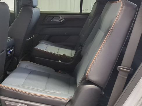 Used 2025 GMC Yukon AT4 w/ AT4 Premium Package AWD/4WD image 24