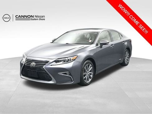 Used 2017 Lexus ES 300h image 1