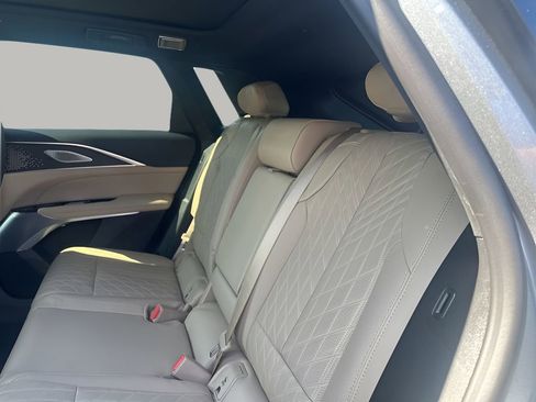 New 2026 Cadillac Lyriq Signature Luxury w/ Nappa Leather Package AWD/4WD image 17