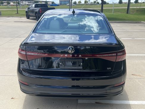 Certified 2026 Volkswagen Jetta SE w/ Black Wheel Package FWD image 8