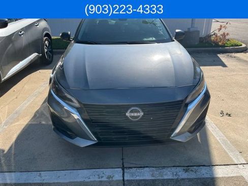 Used 2025 Nissan Altima 2.5 S FWD image 12