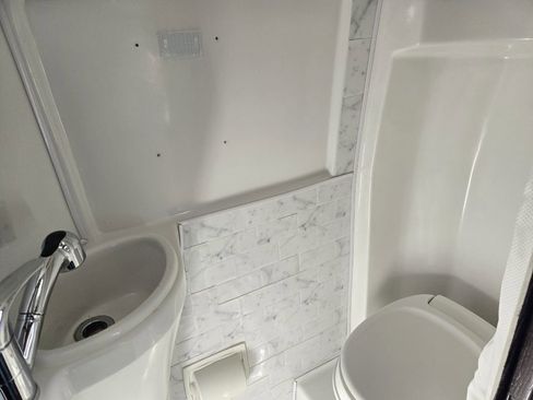 Used 2016 Mercedes-Benz Sprinter 3500 image 26