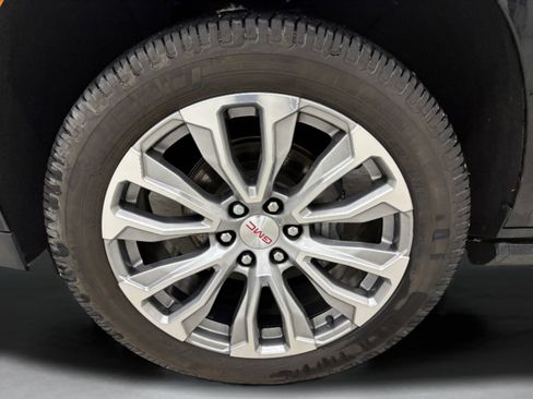 Used 2021 GMC Yukon XL Denali w/ Denali Premium Package image 7