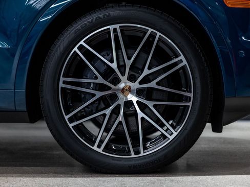 New 2025 Porsche Cayenne Coupe image 20