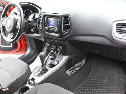 Used 2018 Jeep Compass Sport w/ Cold Weather Group AWD/4WD image 29