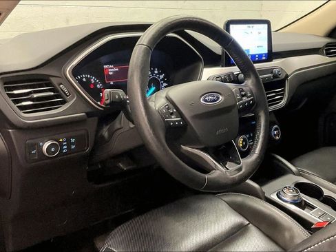 Used 2020 Ford Escape SEL image 9