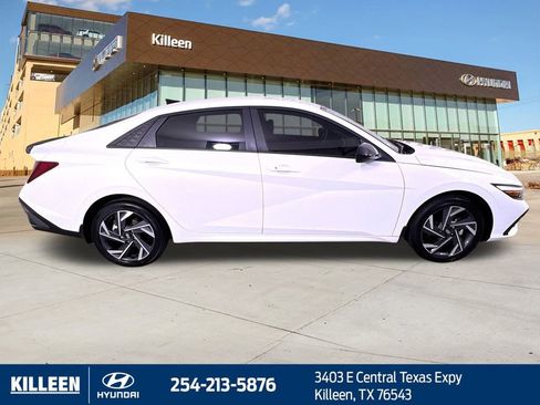 Used 2025 Hyundai Elantra Sport image 10