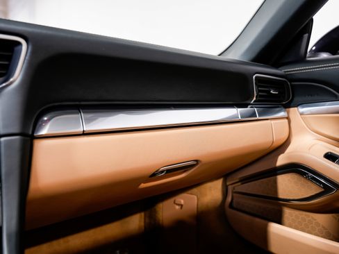 Used 2014 Porsche 911 Targa 4S image 19