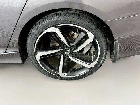 Used 2018 Honda Accord Sport image 11