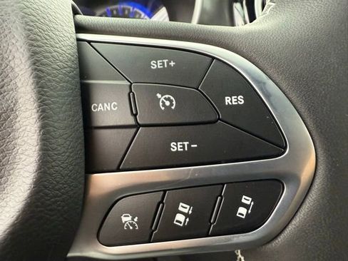 New 2026 Chrysler Pacifica Select image 24