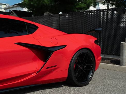 Used 2025 Chevrolet Corvette Z06 w/ Z07 Performance Package RWD image 37