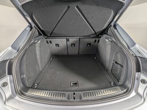 New 2026 Porsche Macan image 17