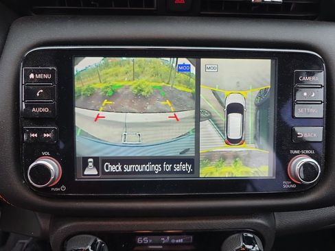 Used 2022 Nissan Kicks SR w/ Interior Electronics Package FWD image 9
