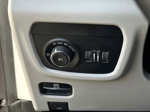 Used 2021 Jeep Grand Cherokee L Summit w/ Advanced Protech Group IV AWD/4WD image 21