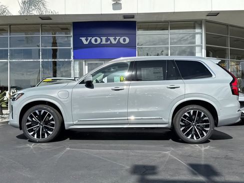 New 2026 Volvo XC90 T8 Ultra w/ Lounge Package image 2