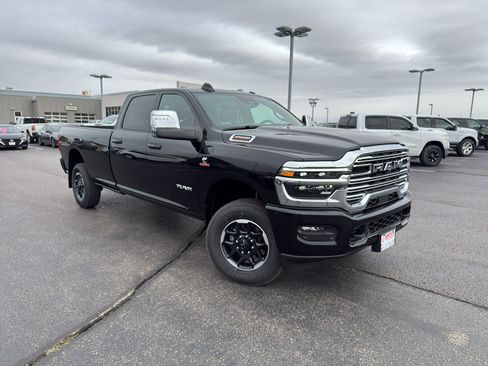 New 2026 RAM 2500 Laramie AWD/4WD image 3