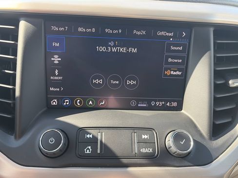 Used 2020 GMC Acadia Denali w/ Technology Package FWD image 23