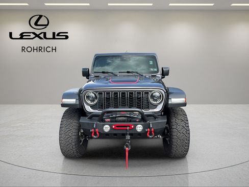 Used 2024 Jeep Wrangler Unlimited Rubicon AWD/4WD image 2