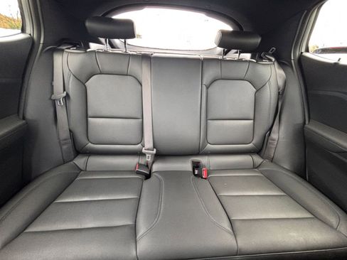 Used 2025 Buick Envista Sport Touring image 38