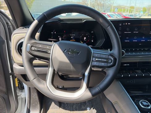 Used 2026 Chevrolet Colorado ZR2 w/ Technology Package image 13