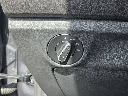 Used 2022 Volkswagen Jetta SE FWD image 22
