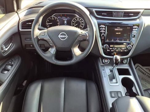 Certified 2024 Nissan Murano SV image 3