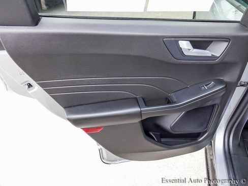 Used 2024 Ford Escape SE image 21