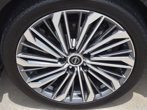 Used 2025 Nissan Altima 2.5 SL FWD image 13