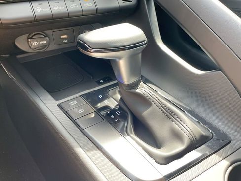 Used 2025 Hyundai Elantra Sport image 45