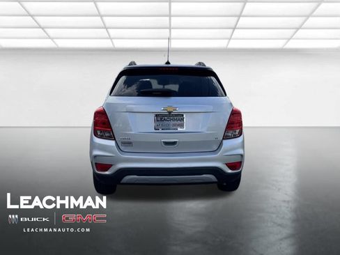 Used 2018 Chevrolet Trax LT w/ LT Convenience Package FWD image 5