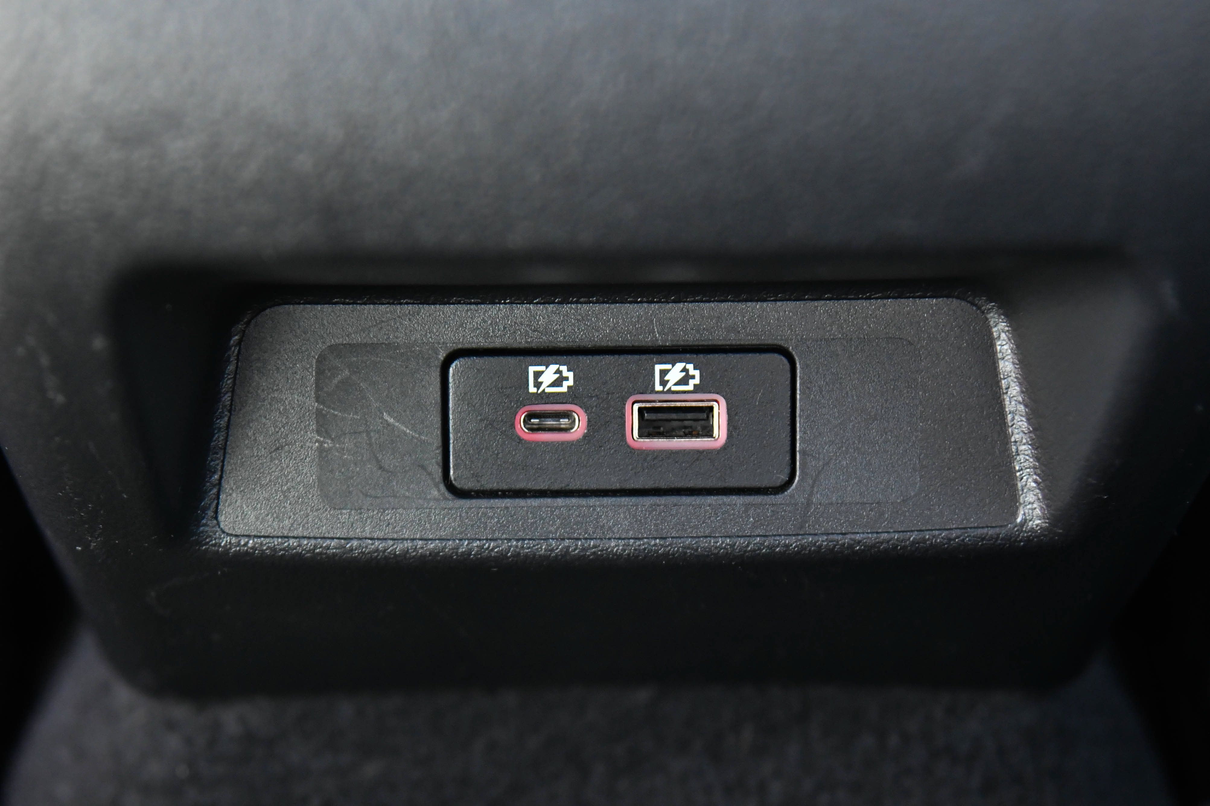 Used 2025 Nissan Altima 2.5 SV FWD image 34