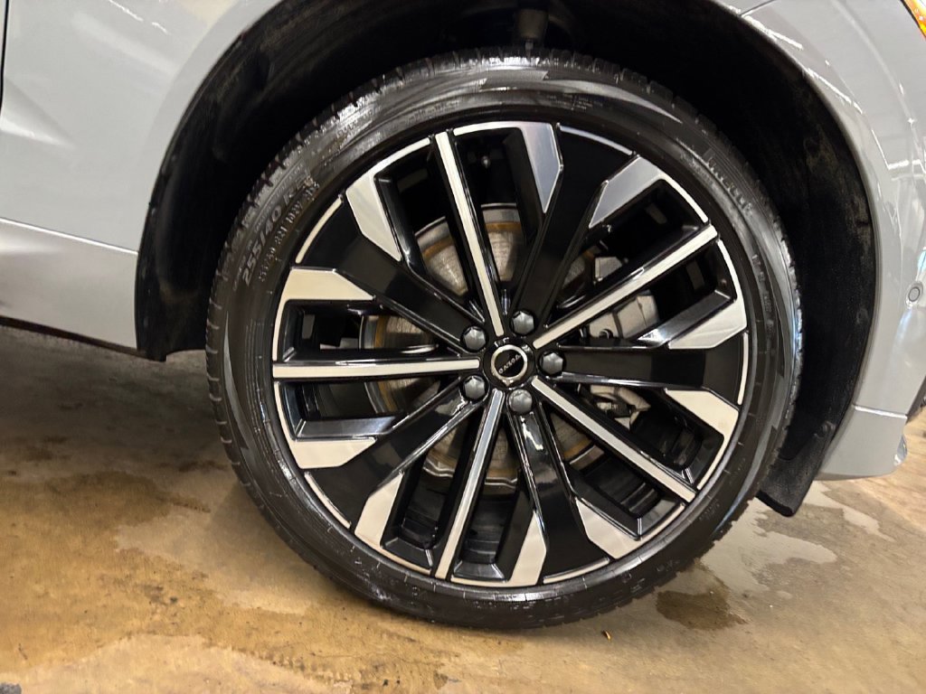 Certified 2026 Volvo XC60 T8 Ultra w/ Protection Package Premier AWD/4WD image 38