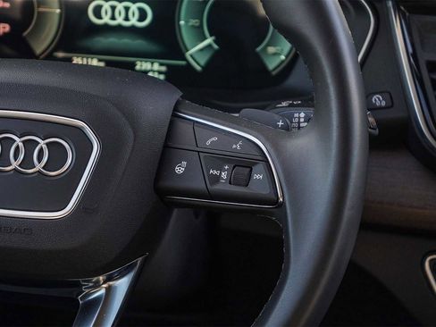 Used 2023 Audi Q5 e Premium w/ Convenience Package image 17