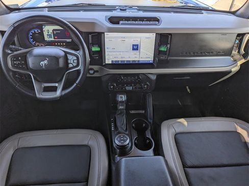 Used 2023 Ford Bronco Wildtrak image 13