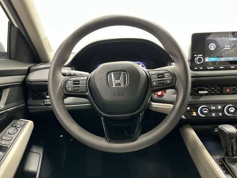 Certified 2025 Honda Accord SE image 15
