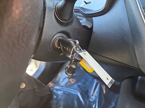 Used 2020 Toyota Corolla LE image 25