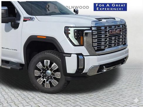 New 2026 GMC Sierra 3500 Denali w/ Denali Reserve Package AWD/4WD image 2