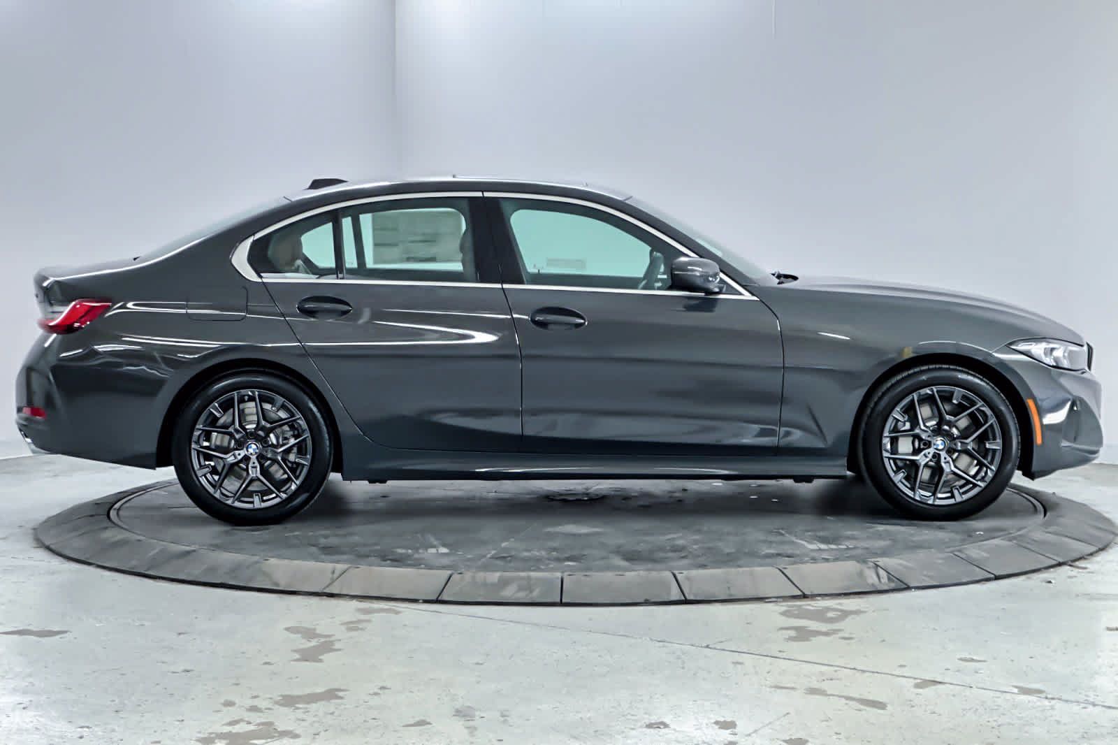 Used 2026 BMW 330i Sedan w/ Convenience Package RWD image 15