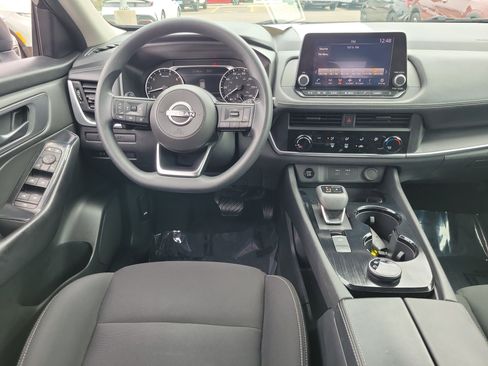 Used 2024 Nissan Rogue S AWD/4WD image 10
