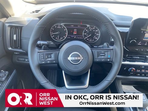 New 2025 Nissan Pathfinder SL w/ SL Premium Package image 23