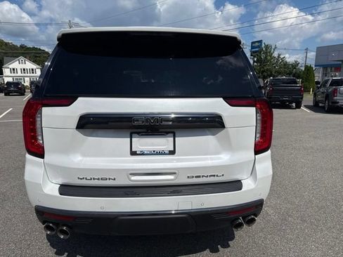 Used 2023 GMC Yukon Denali Ultimate AWD/4WD image 7