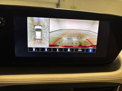 Used 2025 Buick Encore GX Avenir w/ Avenir Technology Package image 40