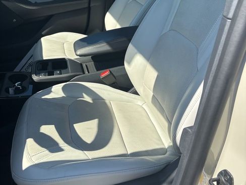 Used 2025 Ford Mustang Mach-E Premium image 4