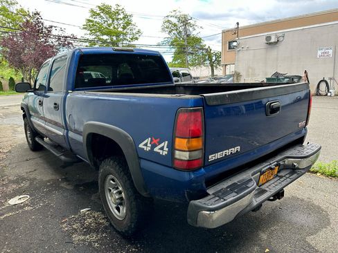 Used 2004 GMC Sierra 2500 SLE w/ Skid Plate Package image 12