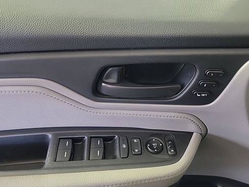 Certified 2018 Honda Odyssey Touring image 39
