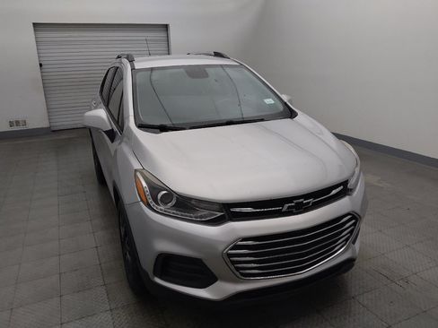 Used 2021 Chevrolet Trax LT w/ Sport Edition FWD image 14