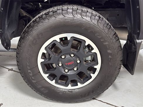 Certified 2024 Toyota Tacoma TRD Off-Road image 23